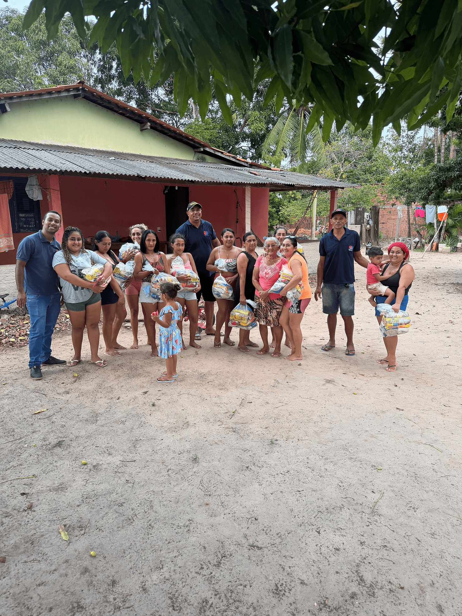 Ação Solidária: entrega de cestas básicas no Porto do Mocajituba
